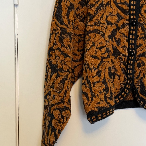 Large Vintage Alfred Sung Chenille \ Wool Cardigan Jacket. Gold and Black. - Picture 4 of 10